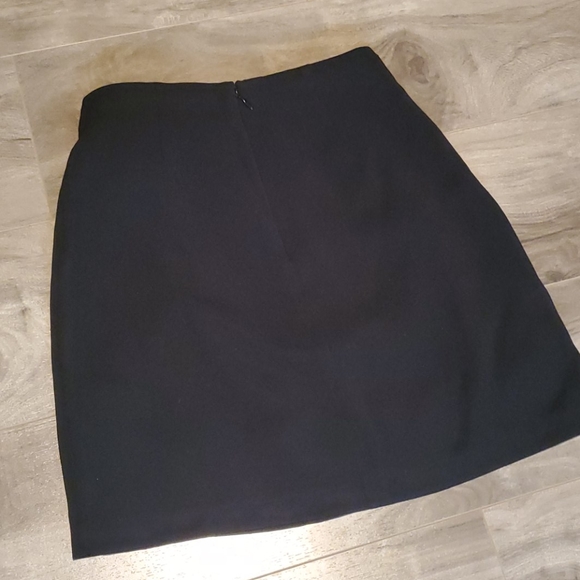 Wilfred Skirt - Picture 3 of 3